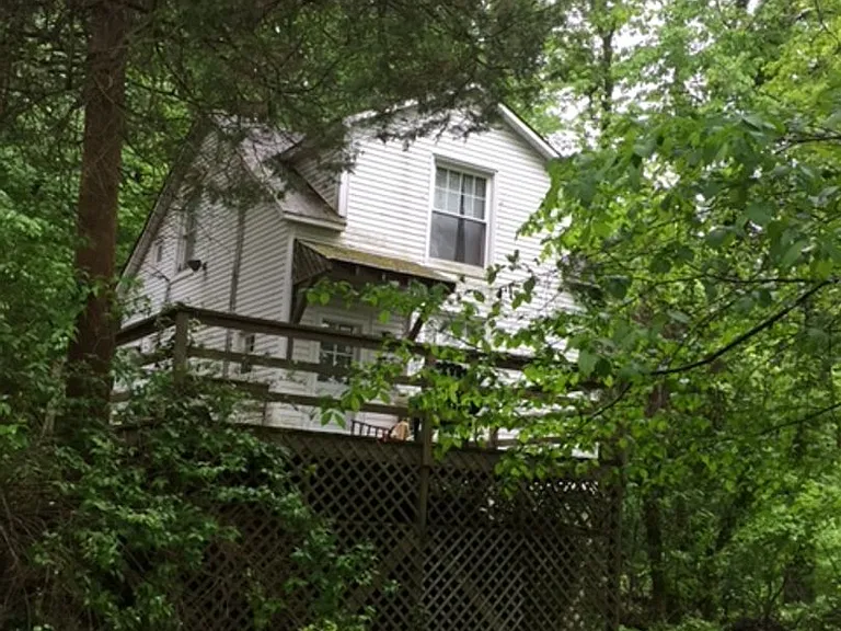 1916 Sulgrave Ave — Photo 3