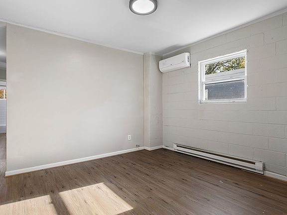 5th image of 925 N 20th St APT D