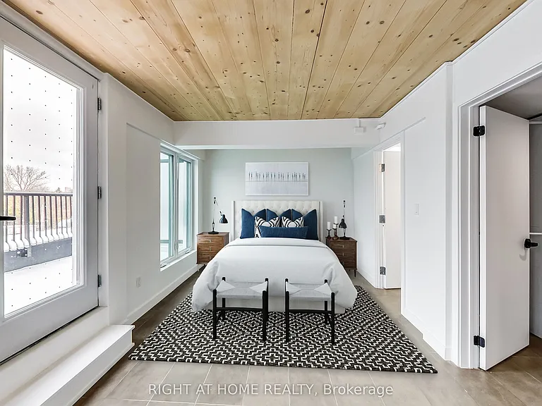 1602 Queen St E #PENTHOUSE — Photo 17