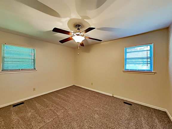 5th image of 1724 Balfour Ln