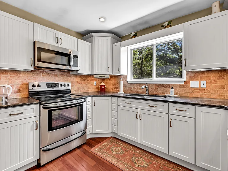 128 Old Town Farm Rd — Photo 3