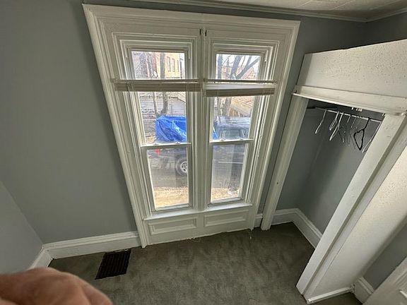 5th image of 518 Montague St