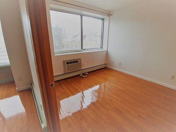 3rd image of 31 Monroe St APT 11C