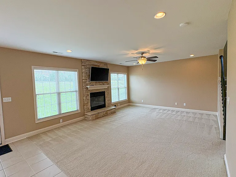 4596 Larkhill Ln — Photo 12