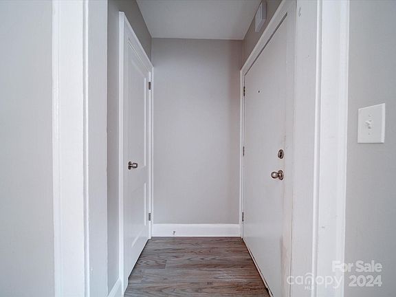 3rd image of 3125 Carol Ave