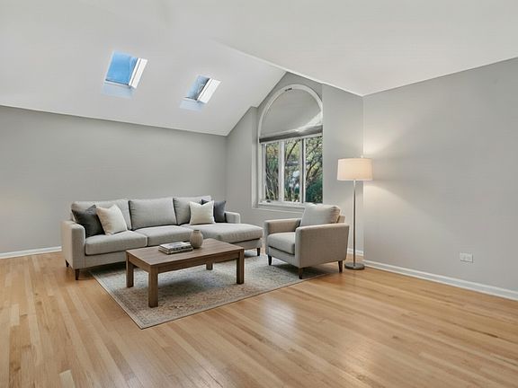 5th image of 406 Buckingham Pl