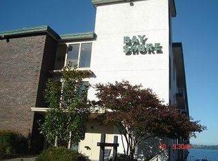 6421 Lake Washington Blvd NE APT 202, Kirkland, WA 98033