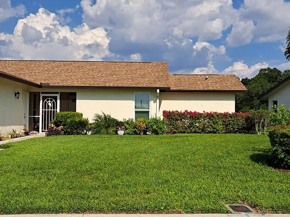 4743 Lakewood Blvd, Naples, FL 34112