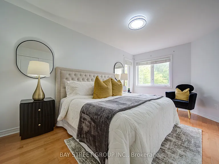 46 Romance Dr — Photo 17