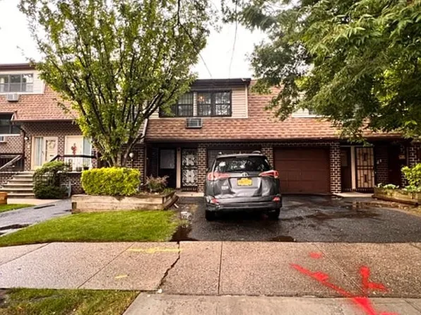 121-33 5th Ave #4, College Point, NY 11356