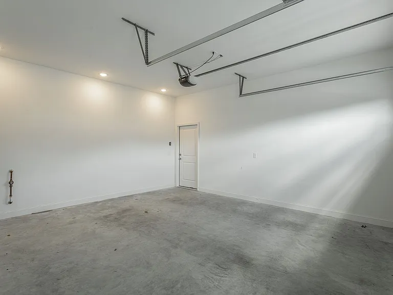 578 Strong Ave — Photo 28