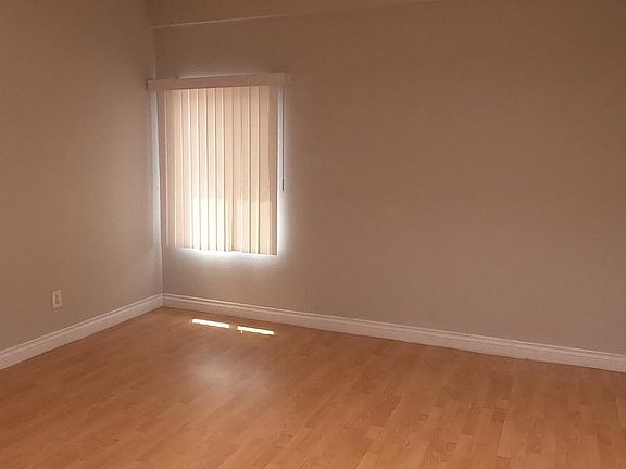 2nd image of 939 University Ave #5