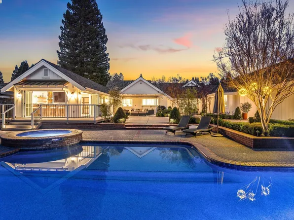 211 Saint Paul Dr, Alamo, CA 94507