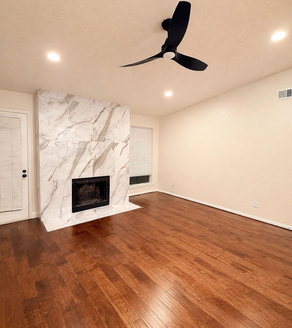2 bed, 1074 sqft, $1,600 — Photo 3