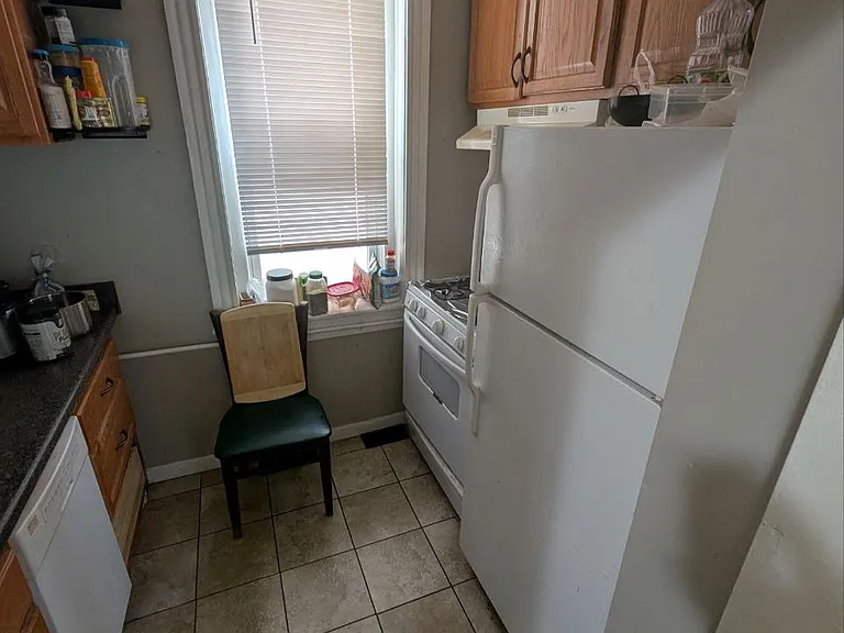 352 Riverway #3 — Photo 4