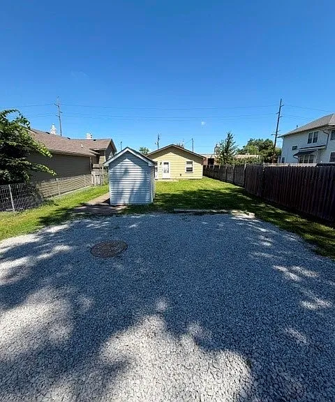 220 E Market St — Photo 27