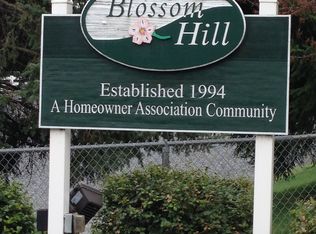 781 Blossom Hill Ln, Dallastown, PA 17313