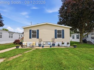 30 Carmell St, Belleville, MI 48111