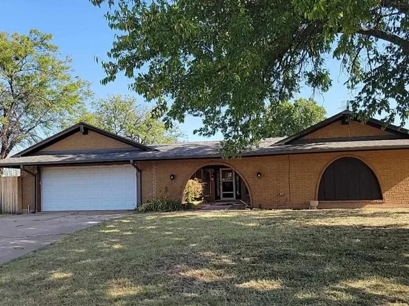3802 SE Berkshire Ct, Lawton, OK 73501