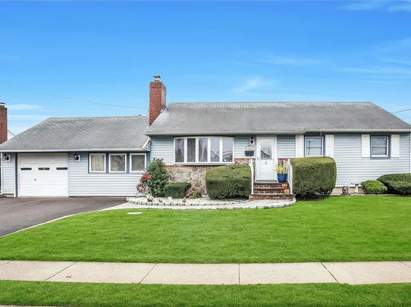 229 N 5th Street, Bethpage, NY 11714