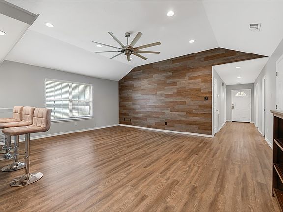 5th image of 809 Welsh Ave