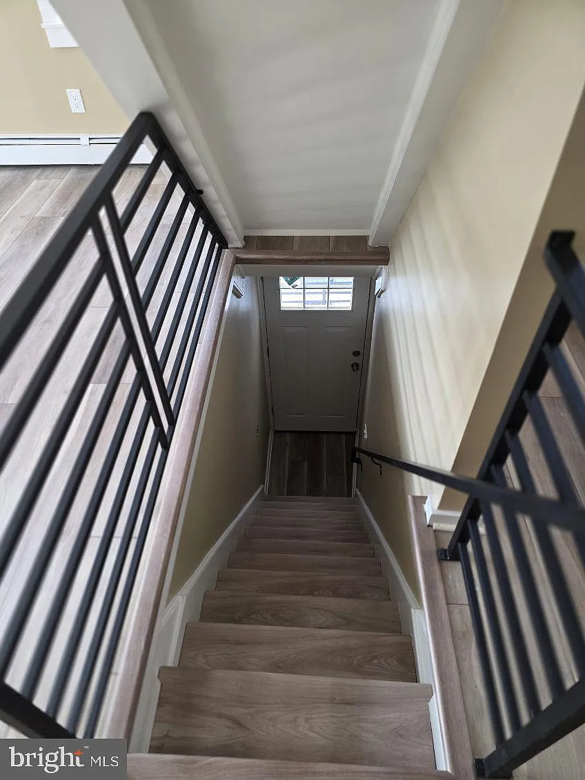 4 bed, 1.0 bath, 1654 sqft, $2,200 — Photo 3