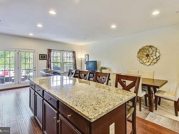 5th image of 2729 Prospect Hill Dr