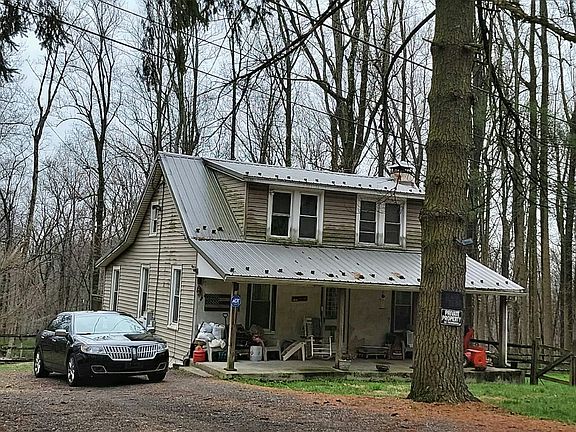 3rd image of 810 Angora Rd
