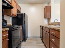 Walnut Manor Apartments