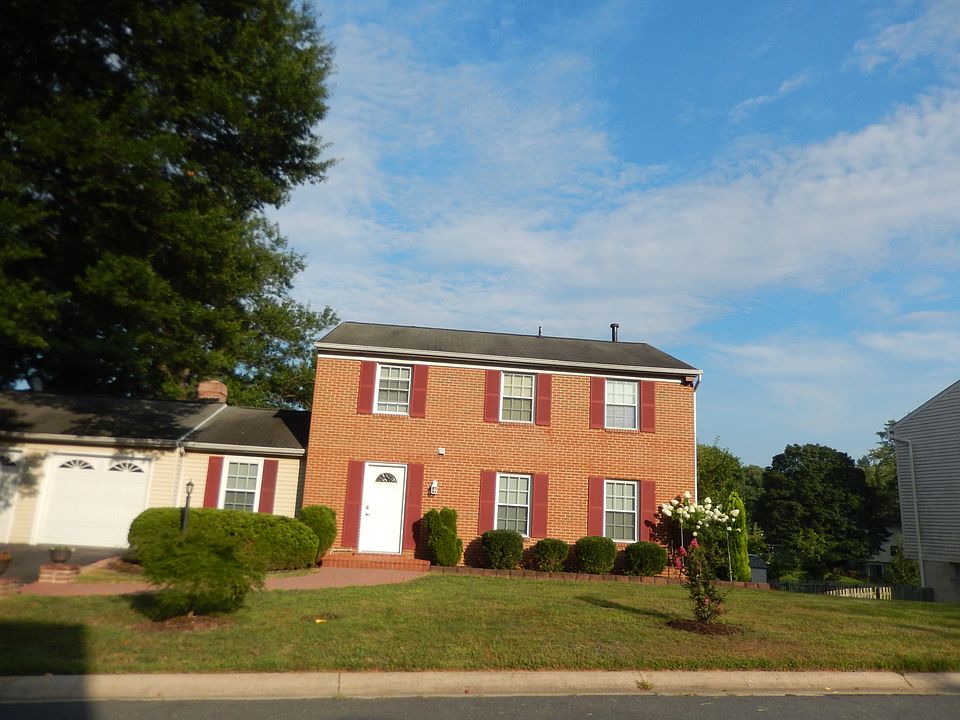1st image of 15821 Anamosa Dr