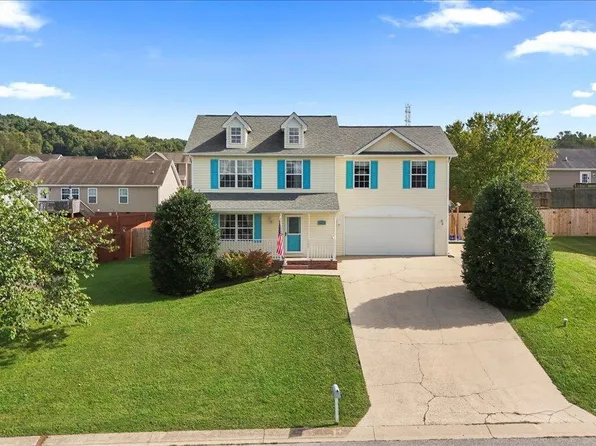 109 Violet Ln, Bluff City, TN 37618