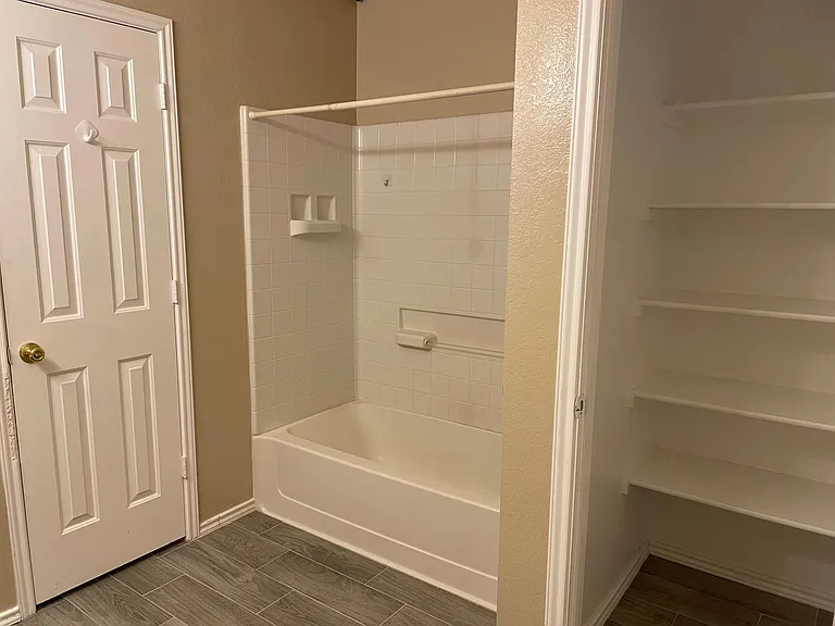 2328 Gabriel Dr — Photo 16