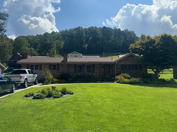748 Lakeside Dr, Jackson, KY 41339