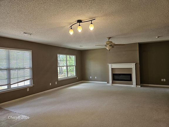 5th image of 1103 Hawthorne Rd