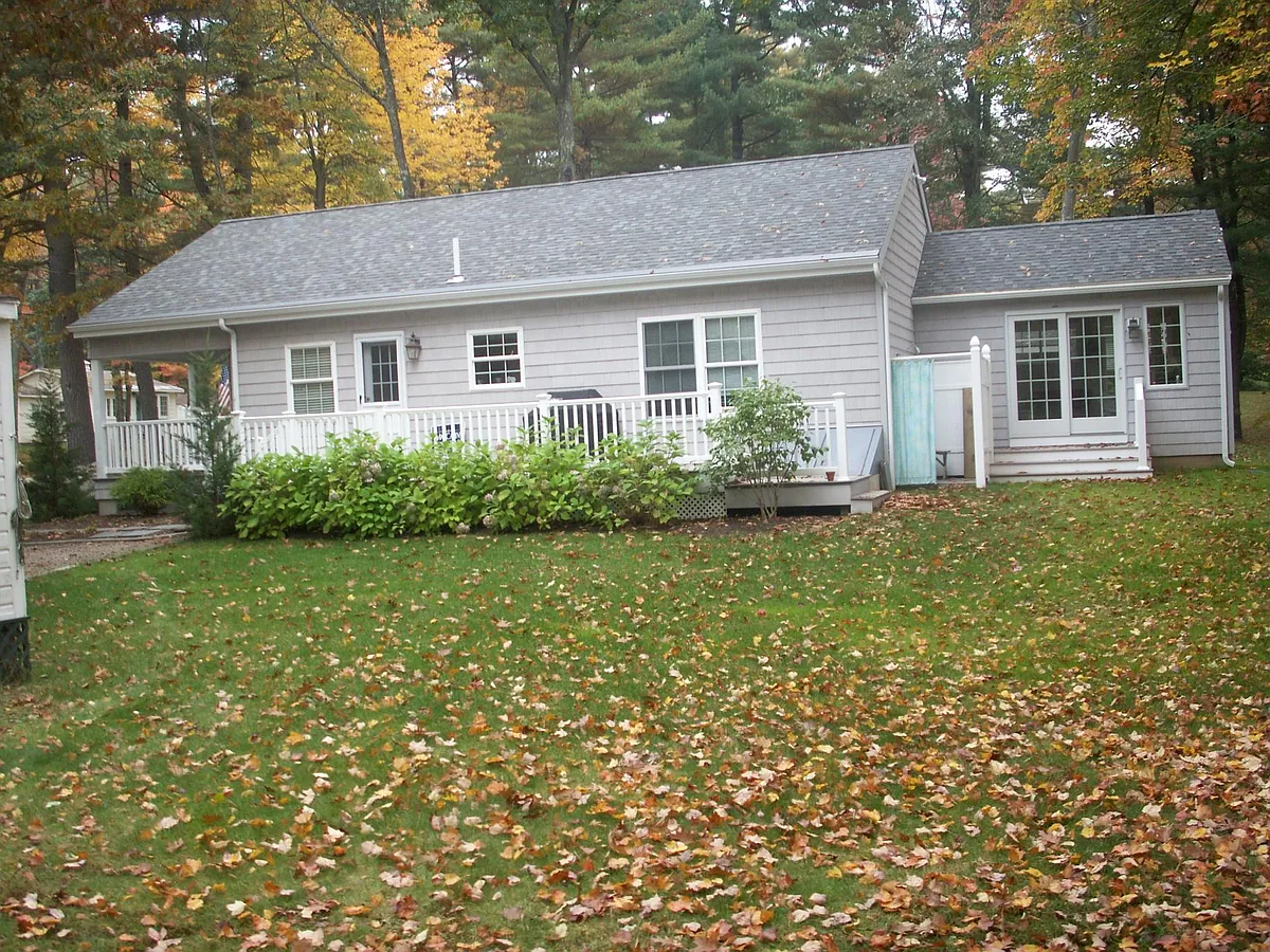 Building Photo - 132 N Shore Rd