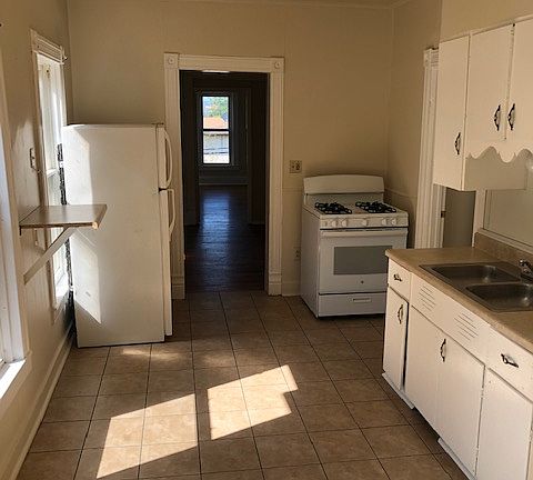 3rd image of 303 Graves St #2