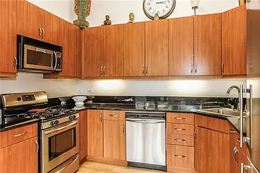 Sold by Avenue Sotheby's International Realty