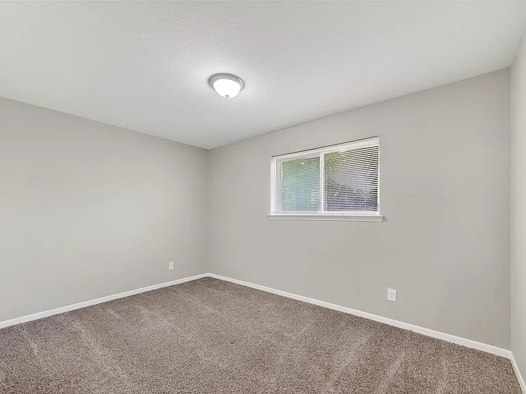 17106 Sunshine St — Photo 18