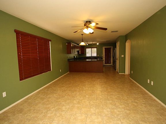 3rd image of 11889 W Heyburn Dr