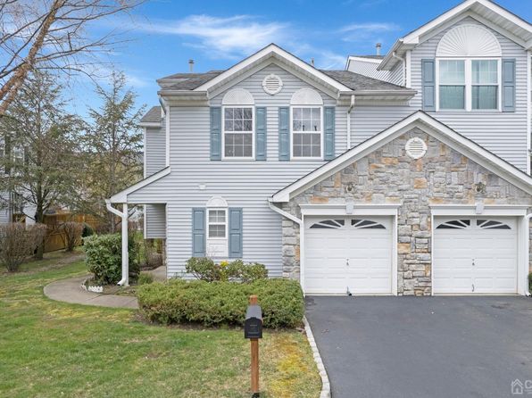 7 Rondell Ln