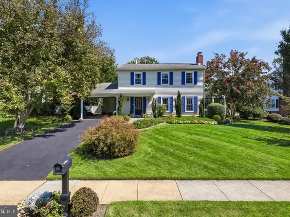 7711 Hayfield Rd, Alexandria, VA 22315