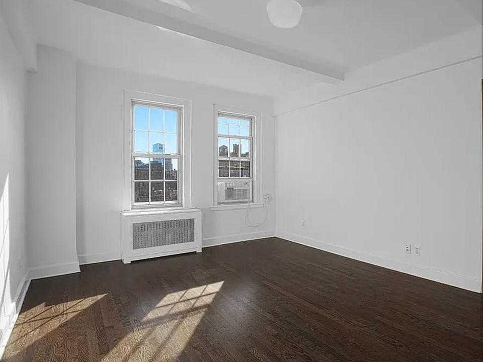 2nd image of 157 Christopher St #3