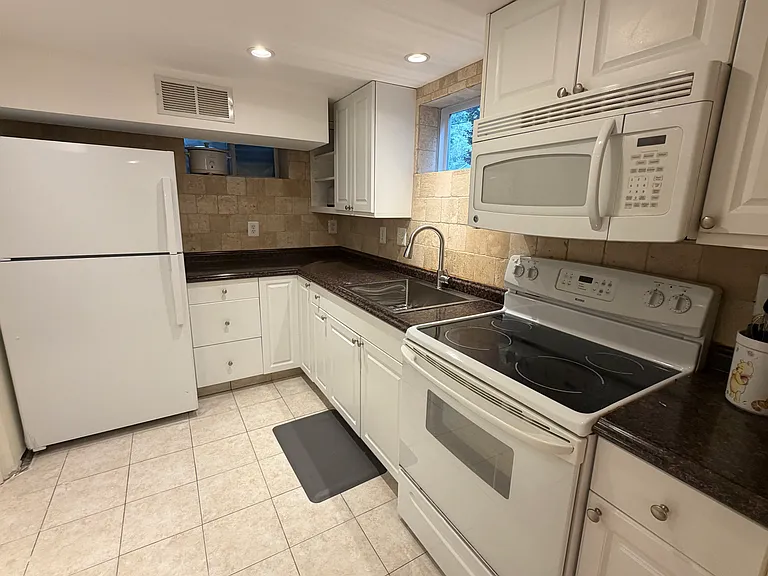 4799 Williamsburg Blvd — Photo 4