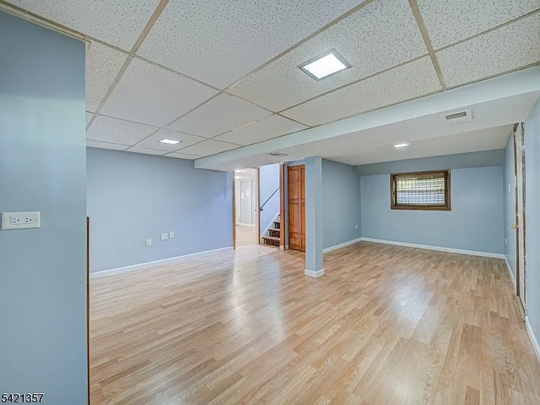 50 Auburn Rd — Photo 23