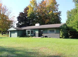 300 E Shore Dr, Whitmore Lake, MI