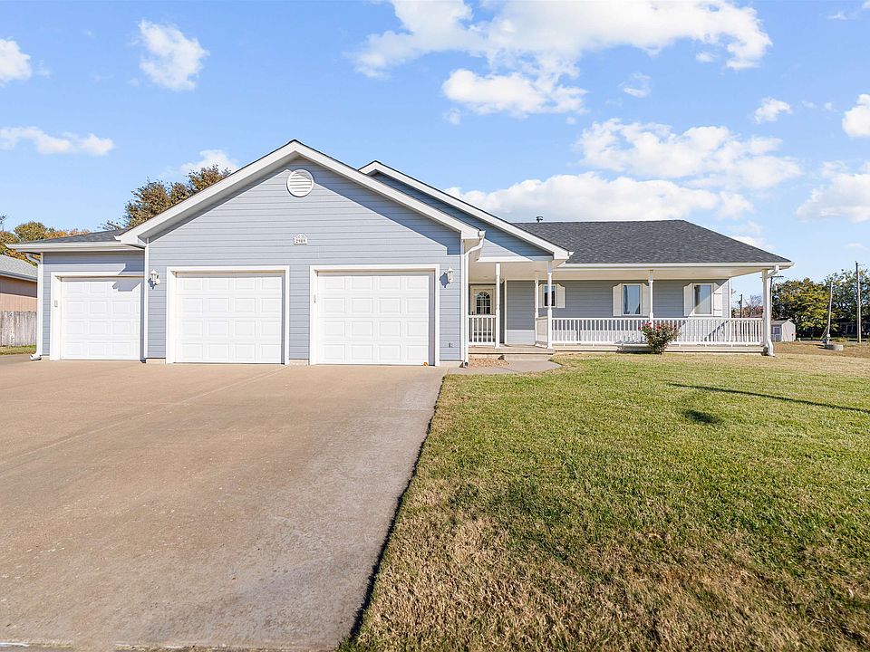 1st image of 2909 Berkley Ln