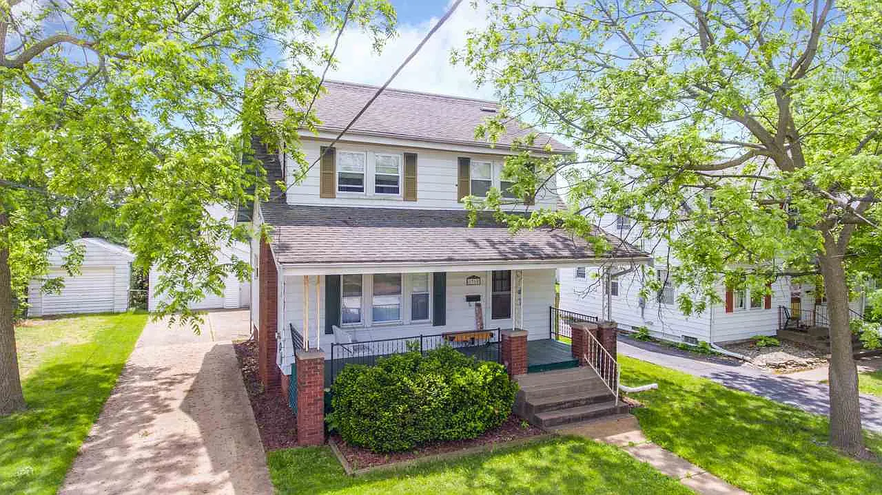 1310 W Gilbert Ave photo 1