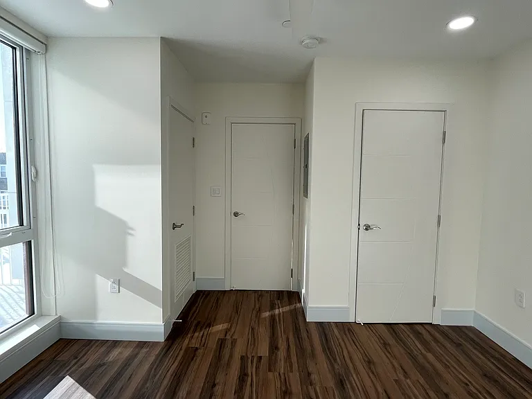 4906 Spruce St #208 — Photo 13