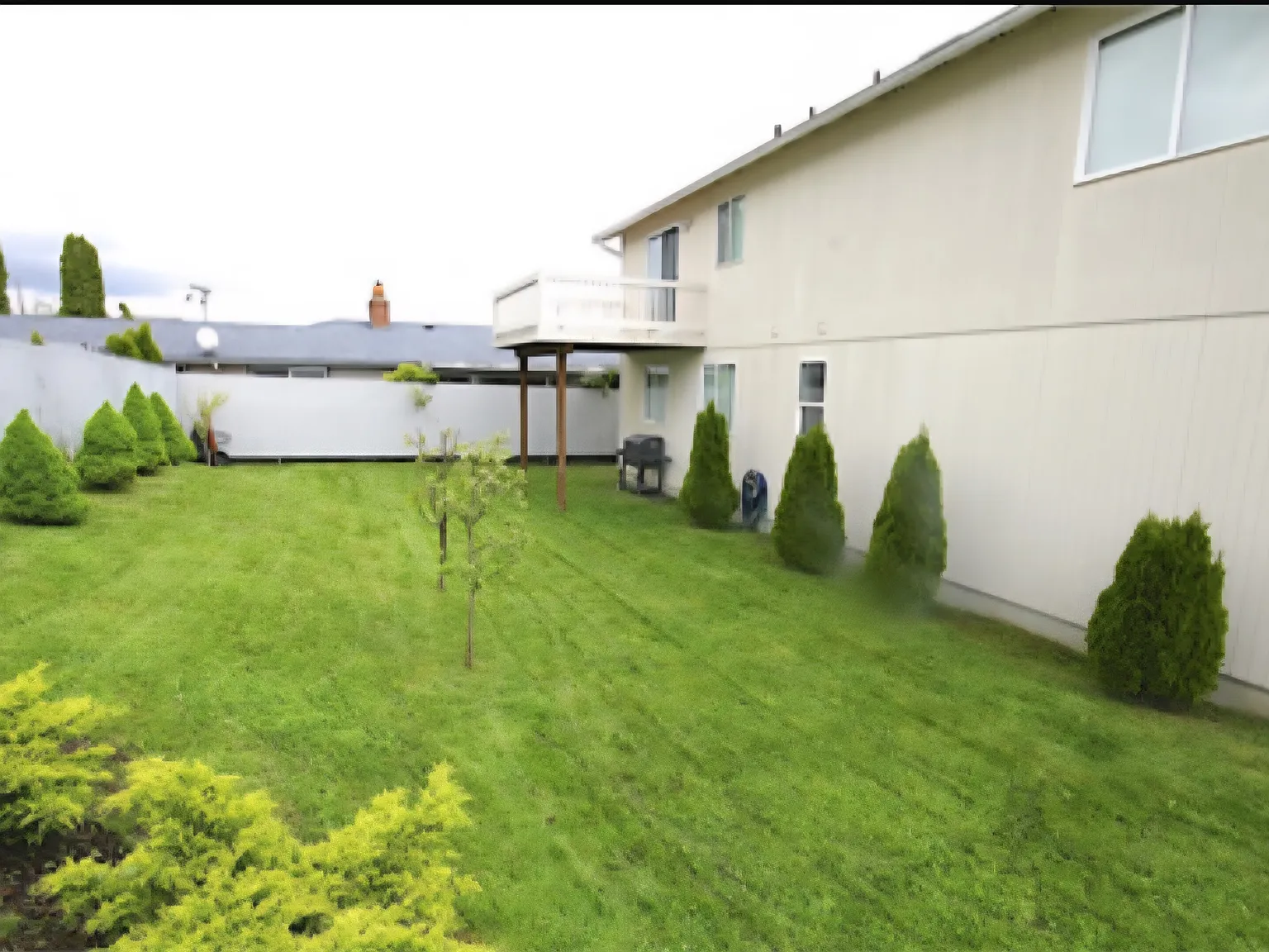 4 bed, 1682 sqft, $2,790 — Photo 2