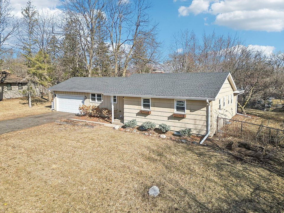 1st image of 751 Keokuk Ln